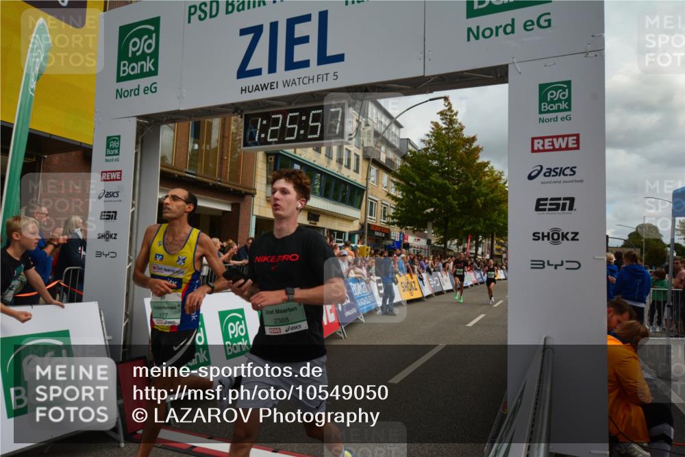 20.09.2026 - PSD Bank Halbmarathon LAZAROV Photography http://msf.ph/oto/10549050 20.09.2026 11:25:56 Ziel 2377, 2388, 4133, 4277, 4729 meine-sportfotos.de