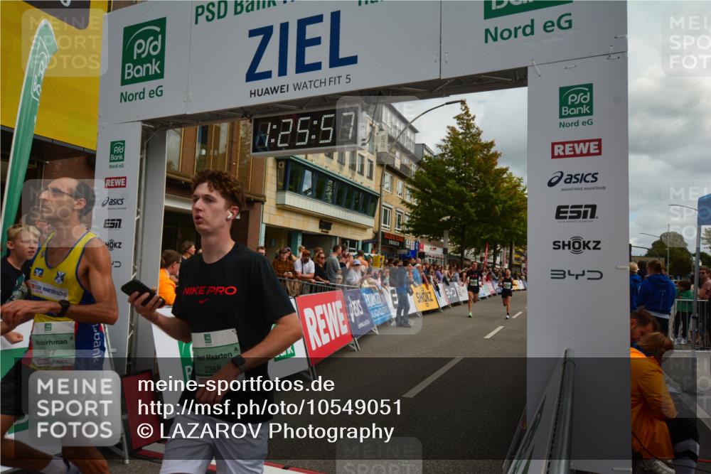 20.09.2026 - PSD Bank Halbmarathon LAZAROV Photography http://msf.ph/oto/10549051 20.09.2026 11:25:56 Ziel 2377, 2388, 4133, 4277, 4729 meine-sportfotos.de