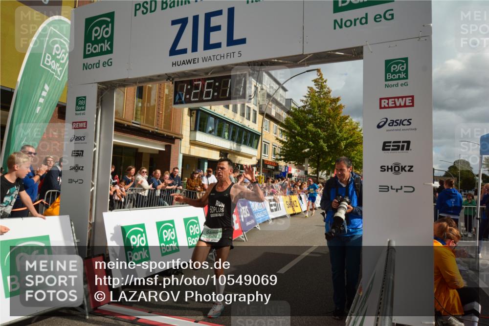 20.09.2026 - PSD Bank Halbmarathon LAZAROV Photography http://msf.ph/oto/10549069 20.09.2026 11:26:11 Ziel 2333, 2603, 3710, 4347, 4518 meine-sportfotos.de