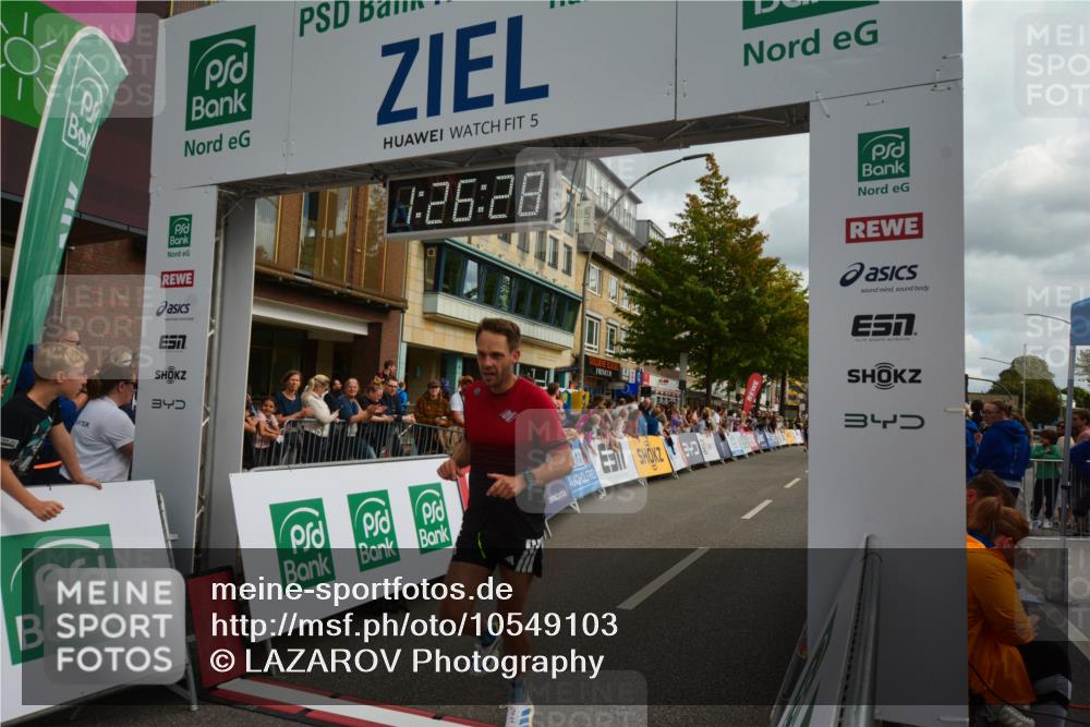 20.09.2026 - PSD Bank Halbmarathon LAZAROV Photography http://msf.ph/oto/10549103 20.09.2026 11:26:28 Ziel 1518, 2603, 2620, 3081, 3710, 4174, 4373, 4396 meine-sportfotos.de