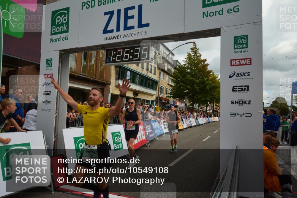 20.09.2026 - PSD Bank Halbmarathon LAZAROV Photography http://msf.ph/oto/10549108 20.09.2026 11:26:35 Ziel 1950, 3081, 3998, 4373, 4396 meine-sportfotos.de