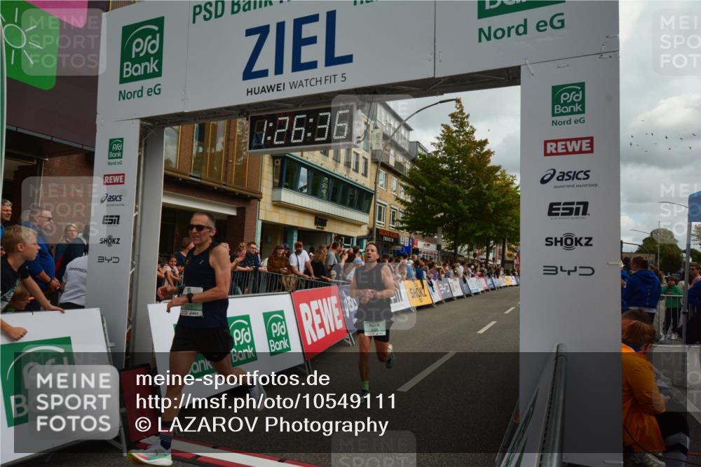 20.09.2026 - PSD Bank Halbmarathon LAZAROV Photography http://msf.ph/oto/10549111 20.09.2026 11:26:35 Ziel 1950, 3081, 3998, 4373, 4396 meine-sportfotos.de