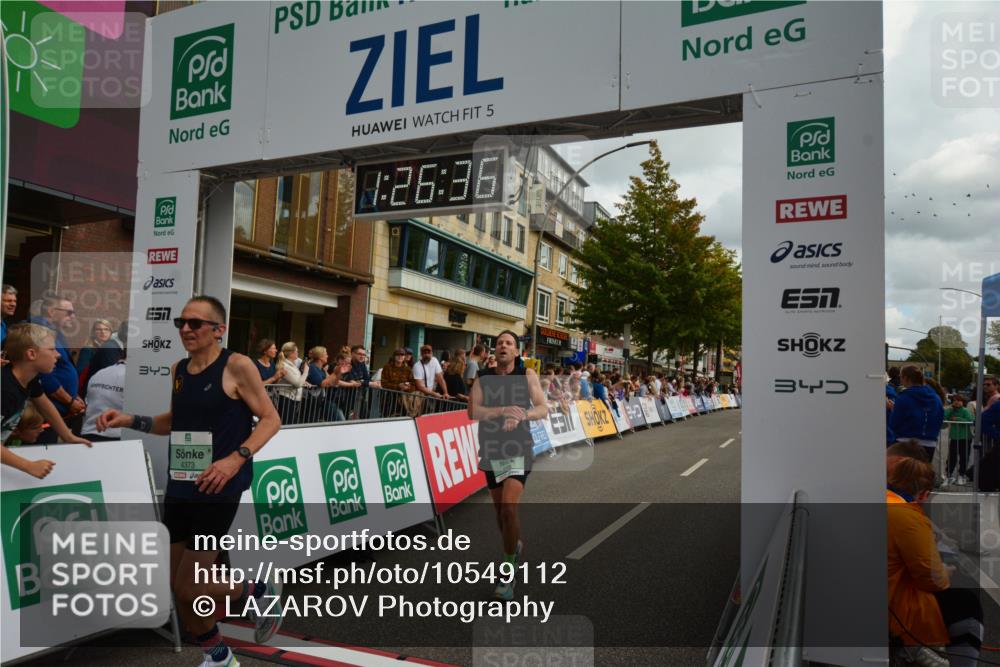 20.09.2026 - PSD Bank Halbmarathon LAZAROV Photography http://msf.ph/oto/10549112 20.09.2026 11:26:35 Ziel 1950, 3081, 3998, 4373, 4396 meine-sportfotos.de