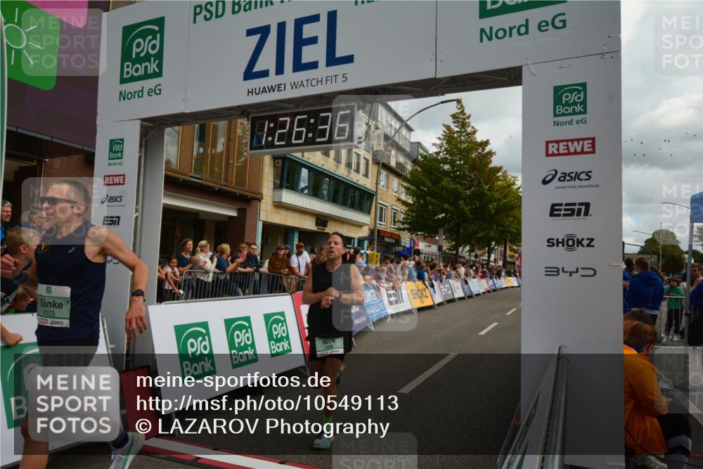 20.09.2026 - PSD Bank Halbmarathon LAZAROV Photography http://msf.ph/oto/10549113 20.09.2026 11:26:35 Ziel 1950, 3081, 3998, 4373, 4396 meine-sportfotos.de