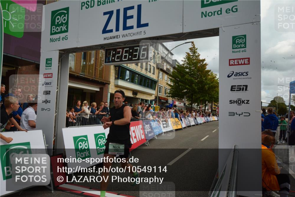 20.09.2026 - PSD Bank Halbmarathon LAZAROV Photography http://msf.ph/oto/10549114 20.09.2026 11:26:36 Ziel 1950, 3081, 3886, 3998, 4373, 4396 meine-sportfotos.de
