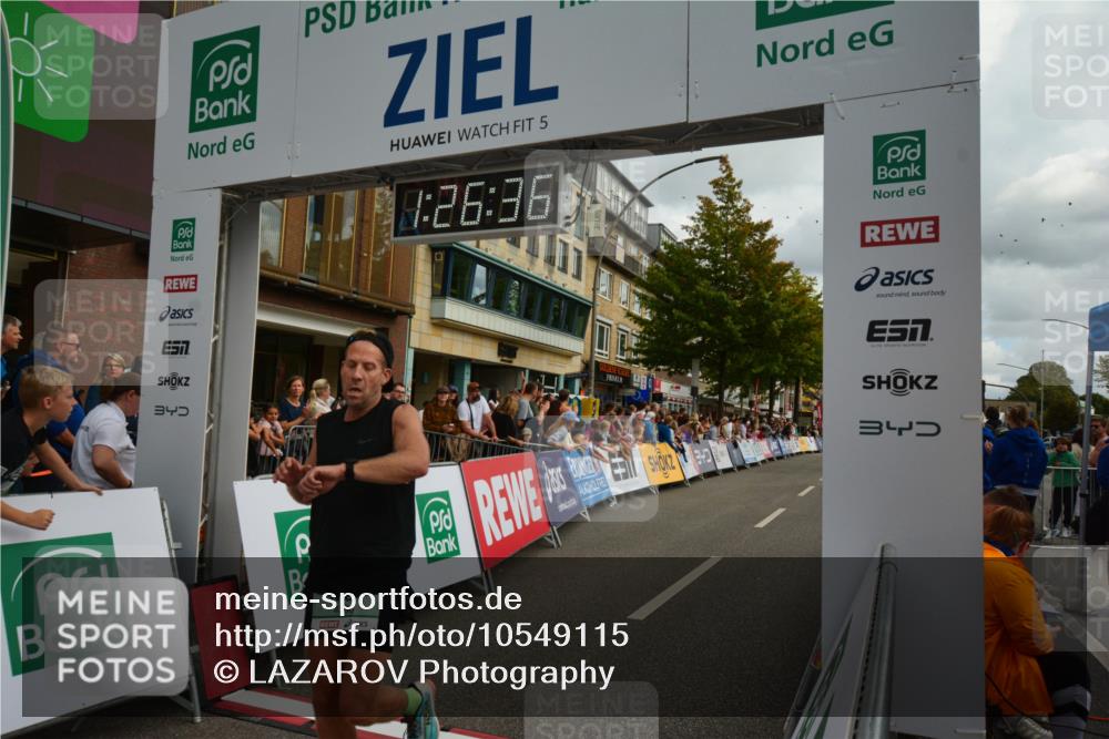 20.09.2026 - PSD Bank Halbmarathon LAZAROV Photography http://msf.ph/oto/10549115 20.09.2026 11:26:36 Ziel 1950, 3081, 3886, 3998, 4373, 4396 meine-sportfotos.de