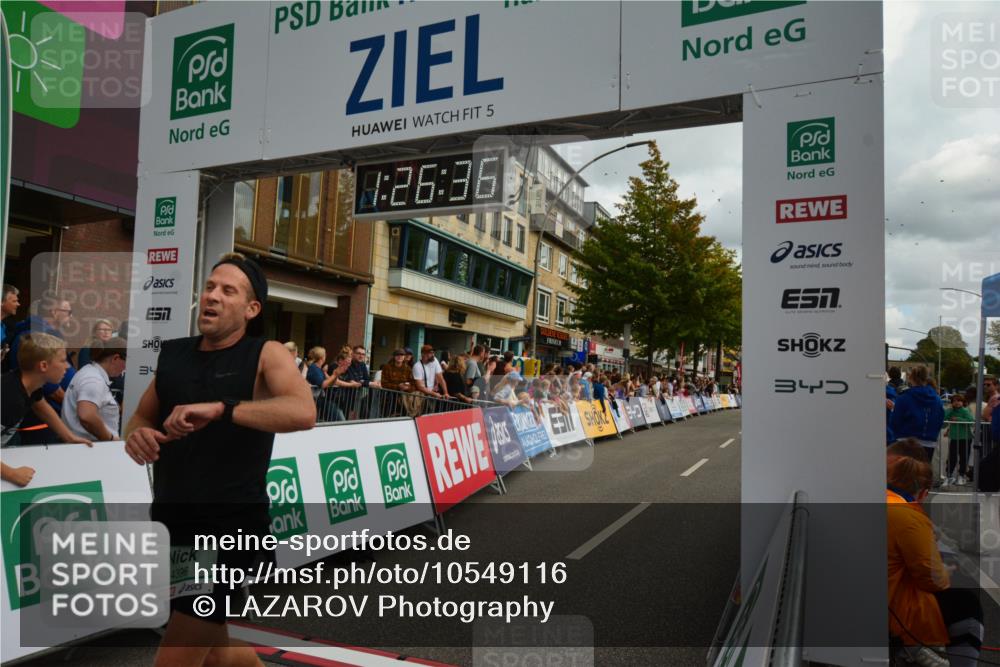 20.09.2026 - PSD Bank Halbmarathon LAZAROV Photography http://msf.ph/oto/10549116 20.09.2026 11:26:36 Ziel 1950, 3081, 3886, 3998, 4373, 4396 meine-sportfotos.de