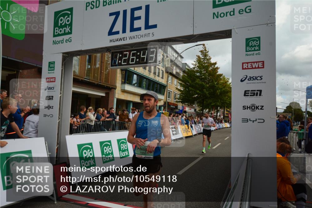 20.09.2026 - PSD Bank Halbmarathon LAZAROV Photography http://msf.ph/oto/10549118 20.09.2026 11:26:43 Ziel 1950, 2292, 3886, 3998 meine-sportfotos.de