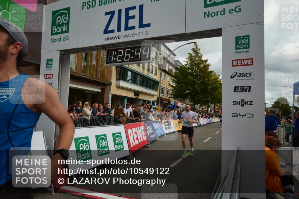 20.09.2026 - PSD Bank Halbmarathon LAZAROV Photography http://msf.ph/oto/10549122 20.09.2026 11:26:43 Ziel 1950, 2292, 3886, 3998 meine-sportfotos.de