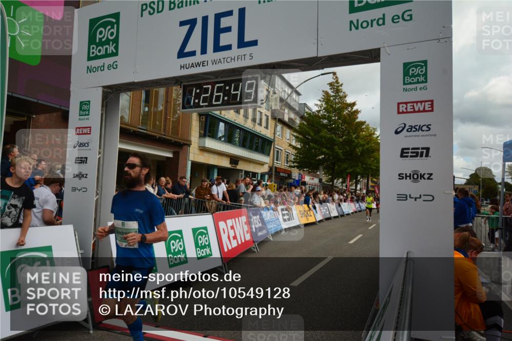 20.09.2026 - PSD Bank Halbmarathon LAZAROV Photography http://msf.ph/oto/10549128 20.09.2026 11:26:49 Ziel 1287, 1950, 2292, 2845, 3886, 3998, 4056 meine-sportfotos.de