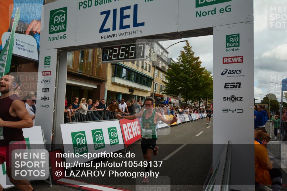 20.09.2026 - PSD Bank Halbmarathon LAZAROV Photography http://msf.ph/oto/10549137 20.09.2026 11:26:56 Ziel 1287, 1574, 2292, 2346, 2845, 4056, 4553 meine-sportfotos.de