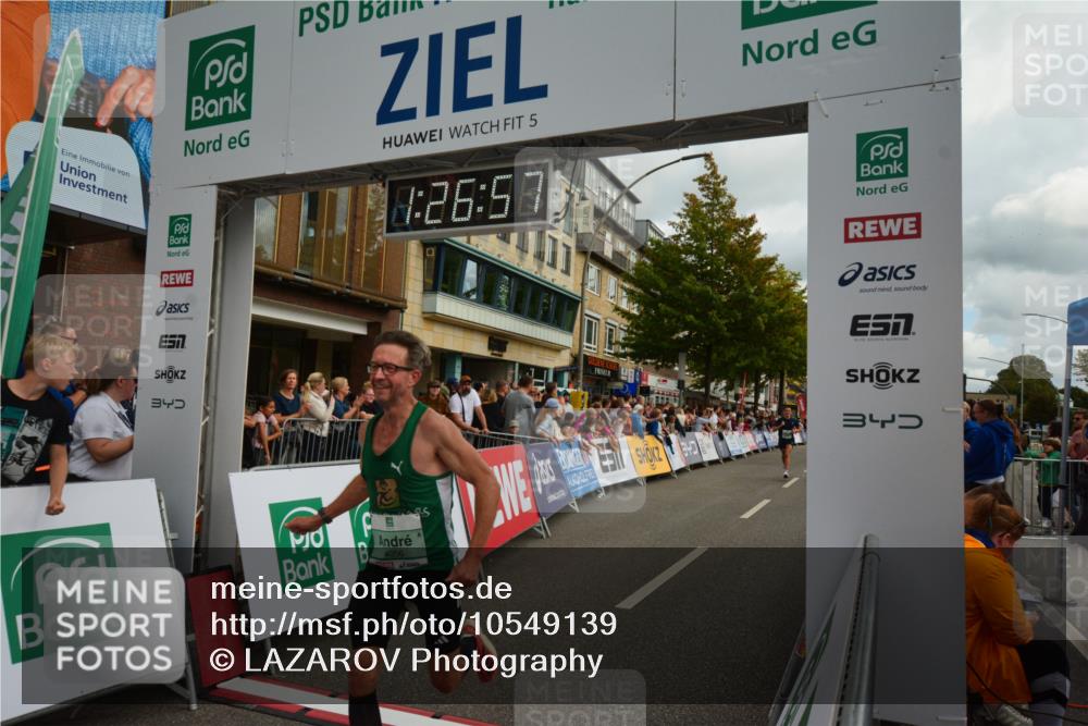 20.09.2026 - PSD Bank Halbmarathon LAZAROV Photography http://msf.ph/oto/10549139 20.09.2026 11:26:56 Ziel 1287, 1574, 2292, 2346, 2845, 4056, 4553 meine-sportfotos.de