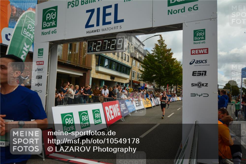20.09.2026 - PSD Bank Halbmarathon LAZAROV Photography http://msf.ph/oto/10549178 20.09.2026 11:27:29 Ziel 1078, 2096, 2880, 4100, 4496, 4648 meine-sportfotos.de
