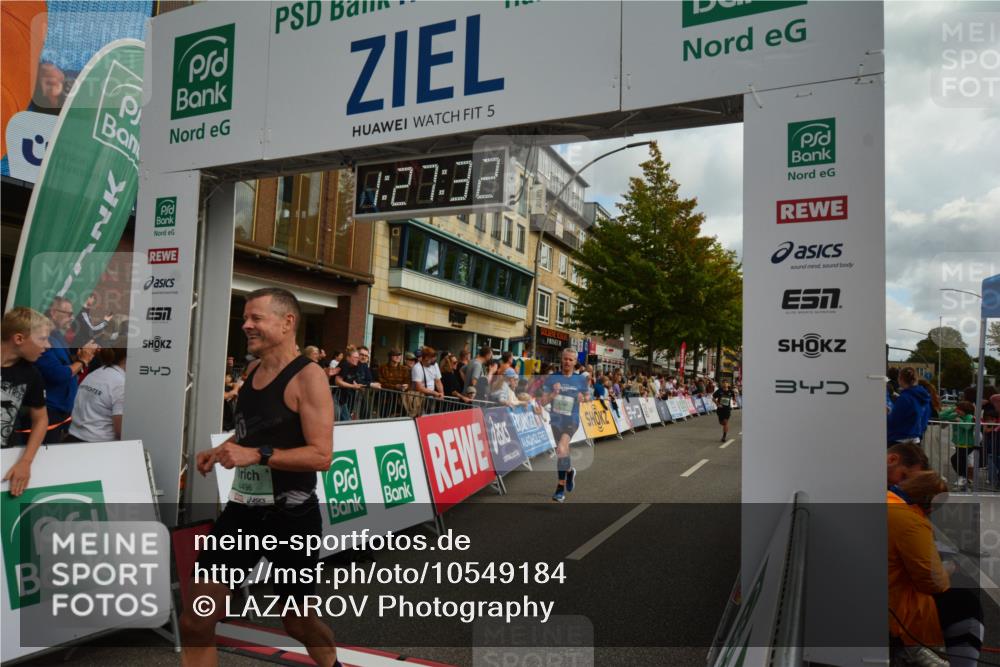 20.09.2026 - PSD Bank Halbmarathon LAZAROV Photography http://msf.ph/oto/10549184 20.09.2026 11:27:31 Ziel 1078, 2096, 2880, 4100, 4496, 4648 meine-sportfotos.de