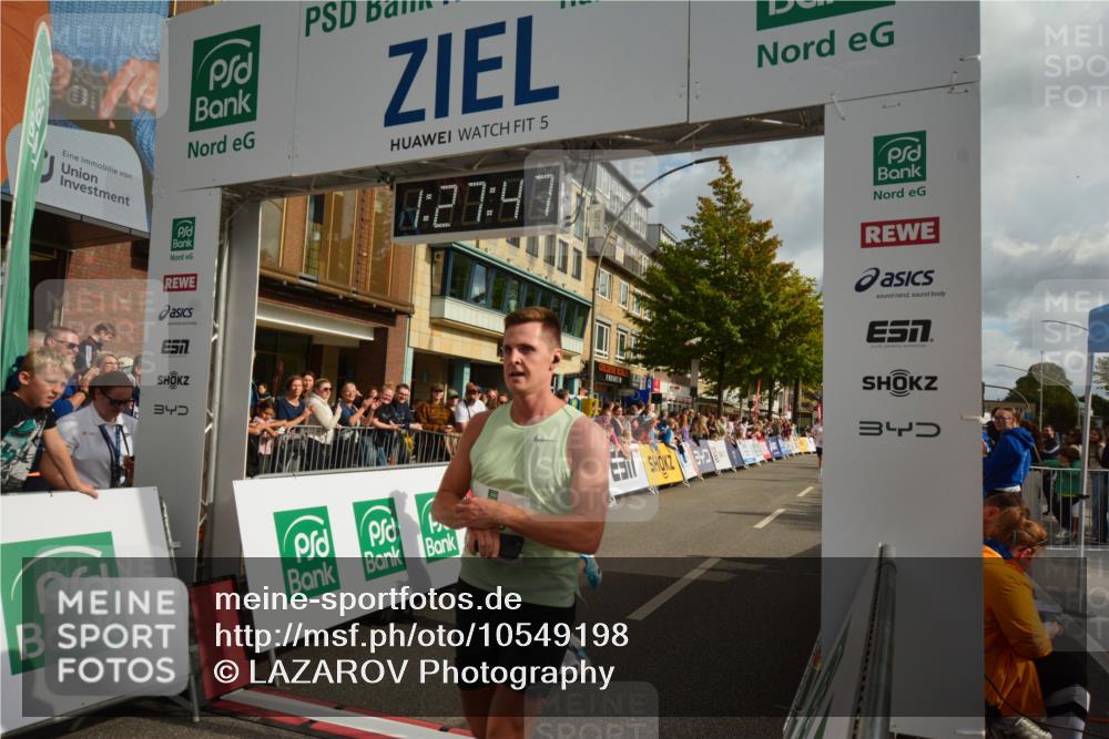 20.09.2026 - PSD Bank Halbmarathon LAZAROV Photography http://msf.ph/oto/10549198 20.09.2026 11:27:46 Ziel 2544, 3189, 3348, 3431, 4462 meine-sportfotos.de