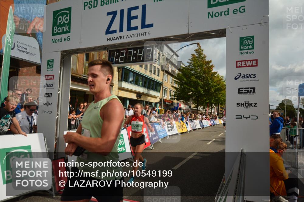 20.09.2026 - PSD Bank Halbmarathon LAZAROV Photography http://msf.ph/oto/10549199 20.09.2026 11:27:46 Ziel 2544, 3189, 3348, 3431, 4462 meine-sportfotos.de