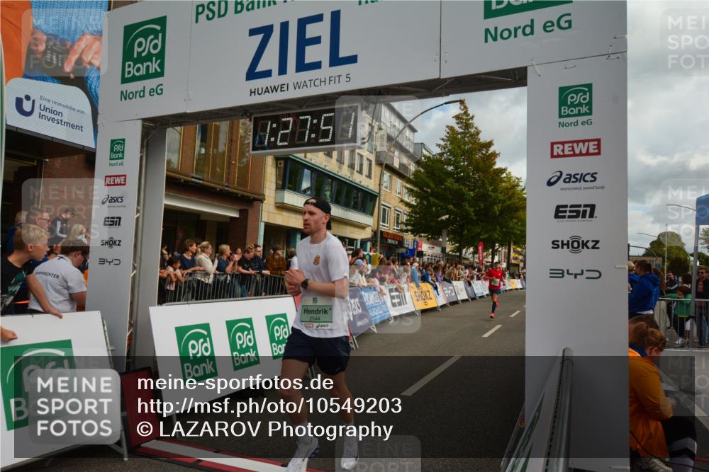 20.09.2026 - PSD Bank Halbmarathon LAZAROV Photography http://msf.ph/oto/10549203 20.09.2026 11:27:51 Ziel 1606, 2544, 3189, 3348, 3431, 4462 meine-sportfotos.de