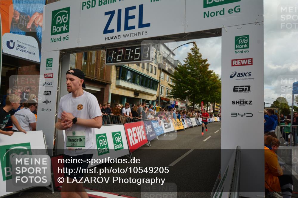 20.09.2026 - PSD Bank Halbmarathon LAZAROV Photography http://msf.ph/oto/10549205 20.09.2026 11:27:51 Ziel 1606, 2544, 3189, 3348, 3431, 4462 meine-sportfotos.de