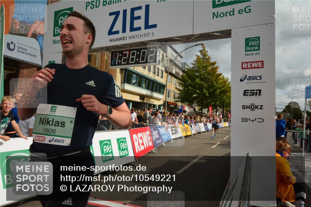 20.09.2026 - PSD Bank Halbmarathon LAZAROV Photography http://msf.ph/oto/10549221 20.09.2026 11:28:02 Ziel 1399, 1606, 1679, 2484, 3068, 3207, 4462, 4795 meine-sportfotos.de