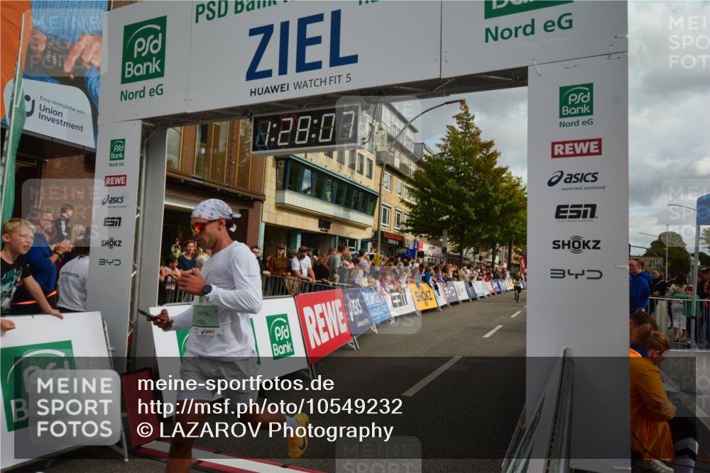 20.09.2026 - PSD Bank Halbmarathon LAZAROV Photography http://msf.ph/oto/10549232 20.09.2026 11:28:06 Ziel 1096, 1399, 1606, 1679, 2484, 3068, 3207, 3362, 4795 meine-sportfotos.de