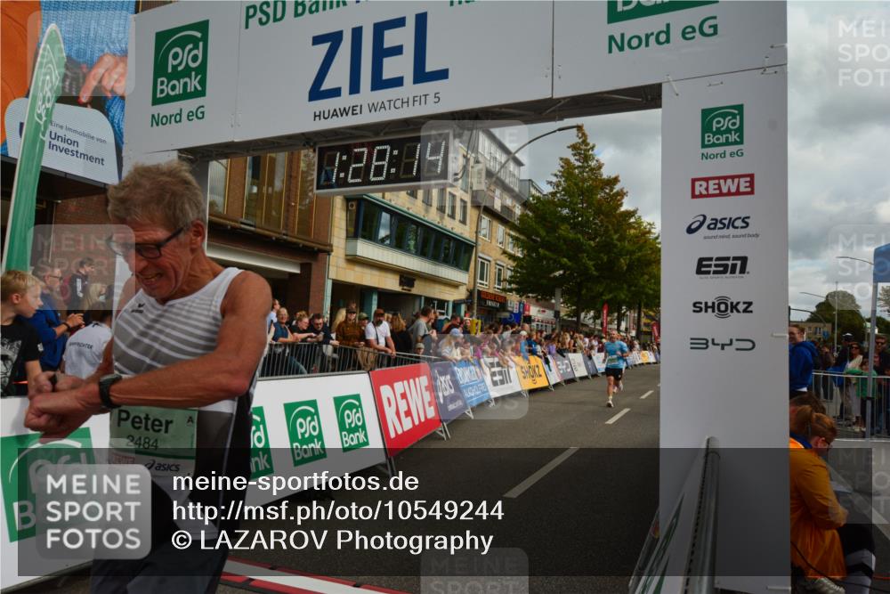 20.09.2026 - PSD Bank Halbmarathon LAZAROV Photography http://msf.ph/oto/10549244 20.09.2026 11:28:13 Ziel 1096, 1679, 2484, 3207, 3362 meine-sportfotos.de