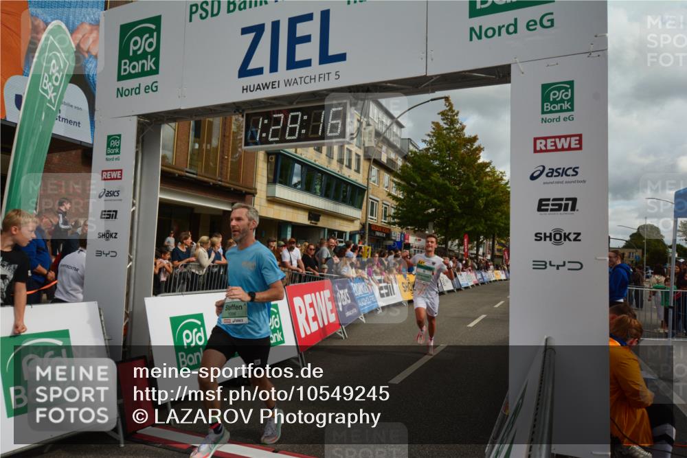 20.09.2026 - PSD Bank Halbmarathon LAZAROV Photography http://msf.ph/oto/10549245 20.09.2026 11:28:16 Ziel 1096, 1679, 2484, 3077, 3207, 3362 meine-sportfotos.de