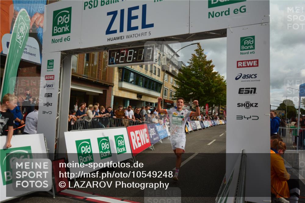 20.09.2026 - PSD Bank Halbmarathon LAZAROV Photography http://msf.ph/oto/10549248 20.09.2026 11:28:16 Ziel 1096, 1679, 2484, 3077, 3207, 3362 meine-sportfotos.de