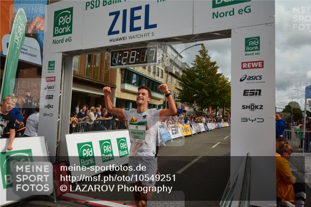 20.09.2026 - PSD Bank Halbmarathon LAZAROV Photography http://msf.ph/oto/10549251 20.09.2026 11:28:17 Ziel 1096, 1679, 2484, 3077, 3362 meine-sportfotos.de