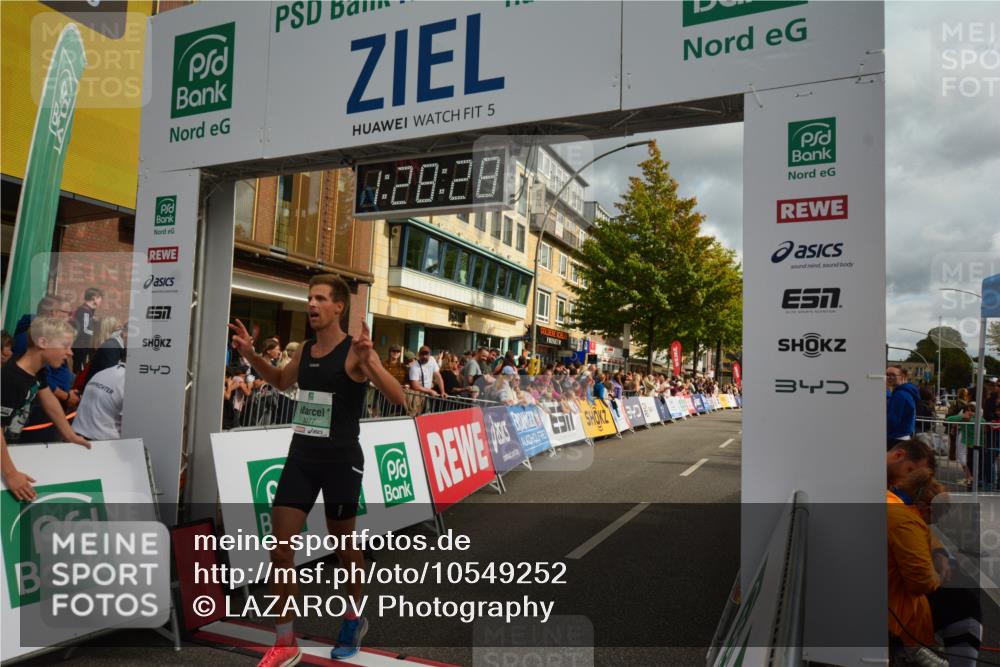 20.09.2026 - PSD Bank Halbmarathon LAZAROV Photography http://msf.ph/oto/10549252 20.09.2026 11:28:28 Ziel 2645, 3077 meine-sportfotos.de