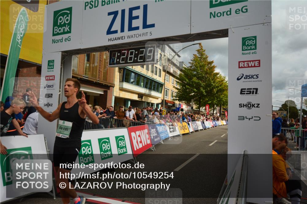 20.09.2026 - PSD Bank Halbmarathon LAZAROV Photography http://msf.ph/oto/10549254 20.09.2026 11:28:28 Ziel 2645, 3077 meine-sportfotos.de