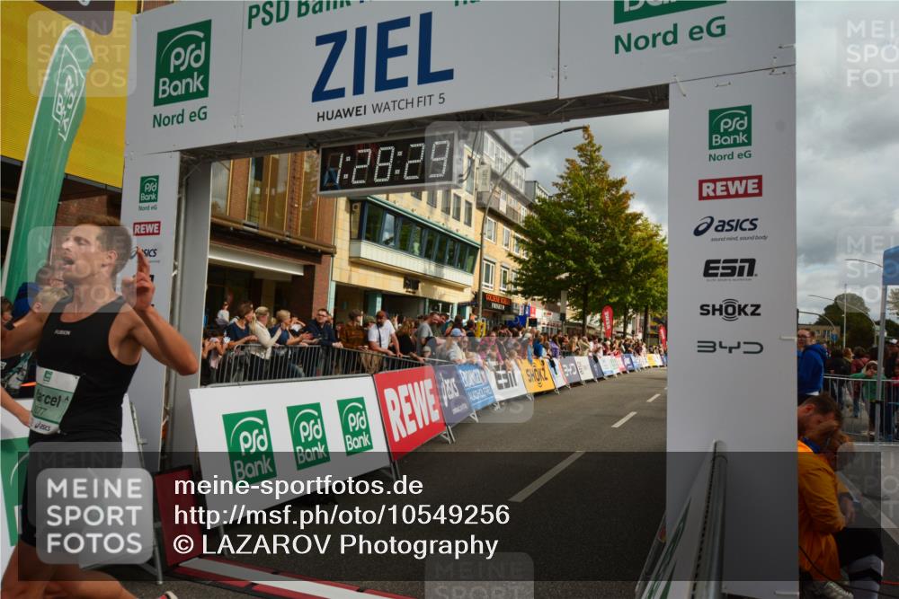 20.09.2026 - PSD Bank Halbmarathon LAZAROV Photography http://msf.ph/oto/10549256 20.09.2026 11:28:28 Ziel 2645, 3077 meine-sportfotos.de