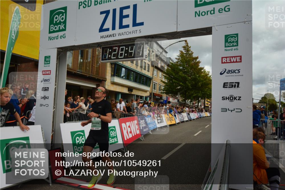 20.09.2026 - PSD Bank Halbmarathon LAZAROV Photography http://msf.ph/oto/10549261 20.09.2026 11:28:41 Ziel 1333, 1506, 2372, 2490, 2645, 2820, 3665, 4325 meine-sportfotos.de