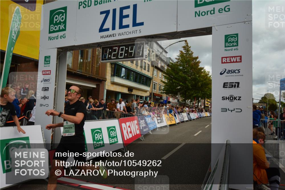 20.09.2026 - PSD Bank Halbmarathon LAZAROV Photography http://msf.ph/oto/10549262 20.09.2026 11:28:41 Ziel 1333, 1506, 2372, 2490, 2645, 2820, 3665, 4325 meine-sportfotos.de