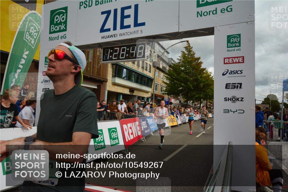 20.09.2026 - PSD Bank Halbmarathon LAZAROV Photography http://msf.ph/oto/10549267 20.09.2026 11:28:48 Ziel 1333, 1506, 2372, 2490, 3665, 4325 meine-sportfotos.de