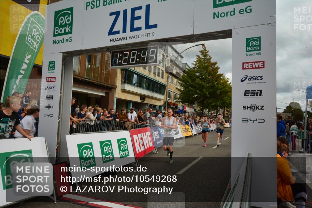 20.09.2026 - PSD Bank Halbmarathon LAZAROV Photography http://msf.ph/oto/10549268 20.09.2026 11:28:48 Ziel 1333, 1506, 2372, 2490, 3665, 4325 meine-sportfotos.de