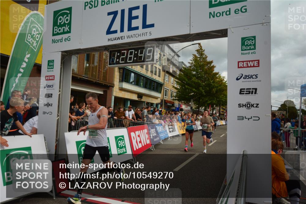 20.09.2026 - PSD Bank Halbmarathon LAZAROV Photography http://msf.ph/oto/10549270 20.09.2026 11:28:49 Ziel 1333, 1506, 2372, 2490, 3665, 4325 meine-sportfotos.de