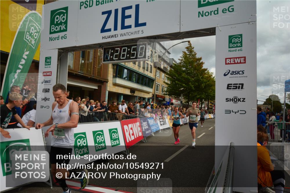 20.09.2026 - PSD Bank Halbmarathon LAZAROV Photography http://msf.ph/oto/10549271 20.09.2026 11:28:49 Ziel 1333, 1506, 2372, 2490, 3665, 4325 meine-sportfotos.de