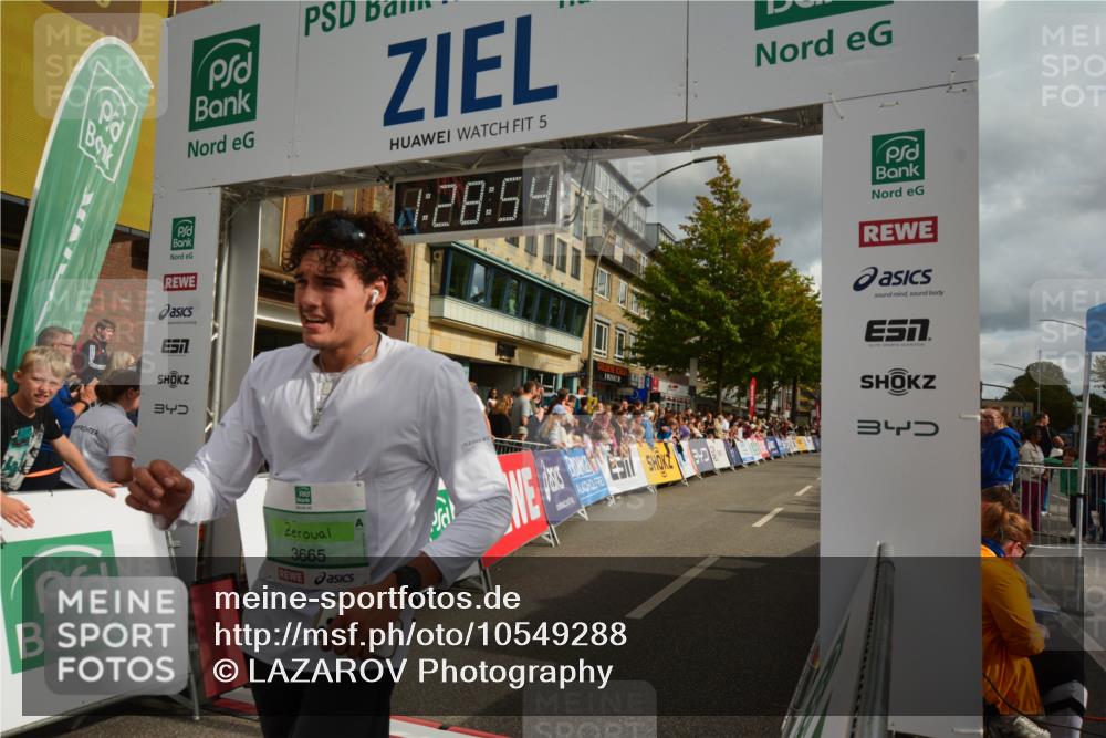20.09.2026 - PSD Bank Halbmarathon LAZAROV Photography http://msf.ph/oto/10549288 20.09.2026 11:28:54 Ziel 1057, 1506, 2372, 2490, 3665, 4325 meine-sportfotos.de