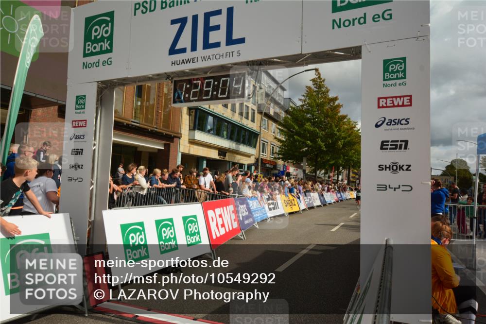 20.09.2026 - PSD Bank Halbmarathon LAZAROV Photography http://msf.ph/oto/10549292 20.09.2026 11:29:04 Ziel 1057, 1572, 2404, 2446, 2459, 2975 meine-sportfotos.de