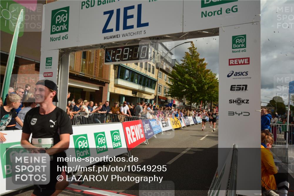 20.09.2026 - PSD Bank Halbmarathon LAZAROV Photography http://msf.ph/oto/10549295 20.09.2026 11:29:09 Ziel 1057, 1572, 2404, 2446, 2459, 2975, 4348 meine-sportfotos.de