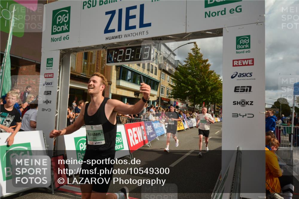 20.09.2026 - PSD Bank Halbmarathon LAZAROV Photography http://msf.ph/oto/10549300 20.09.2026 11:29:13 Ziel 1548, 1572, 2404, 2446, 2459, 2975, 4348 meine-sportfotos.de