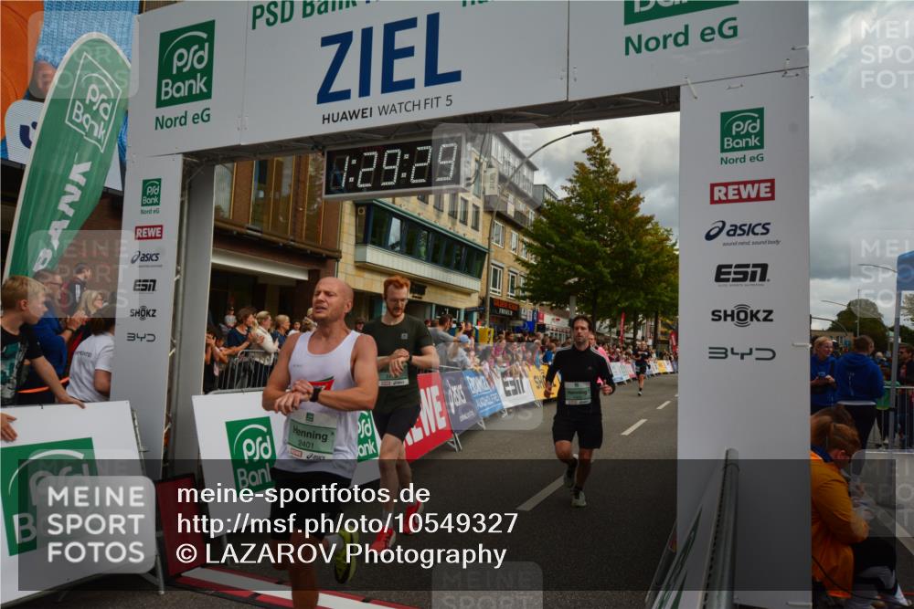 20.09.2026 - PSD Bank Halbmarathon LAZAROV Photography http://msf.ph/oto/10549327 20.09.2026 11:29:28 Ziel 1413, 1422, 1548, 2181, 2401, 2472, 3138, 3420, 3519, 3699, 3707, 3729, 4459 meine-sportfotos.de