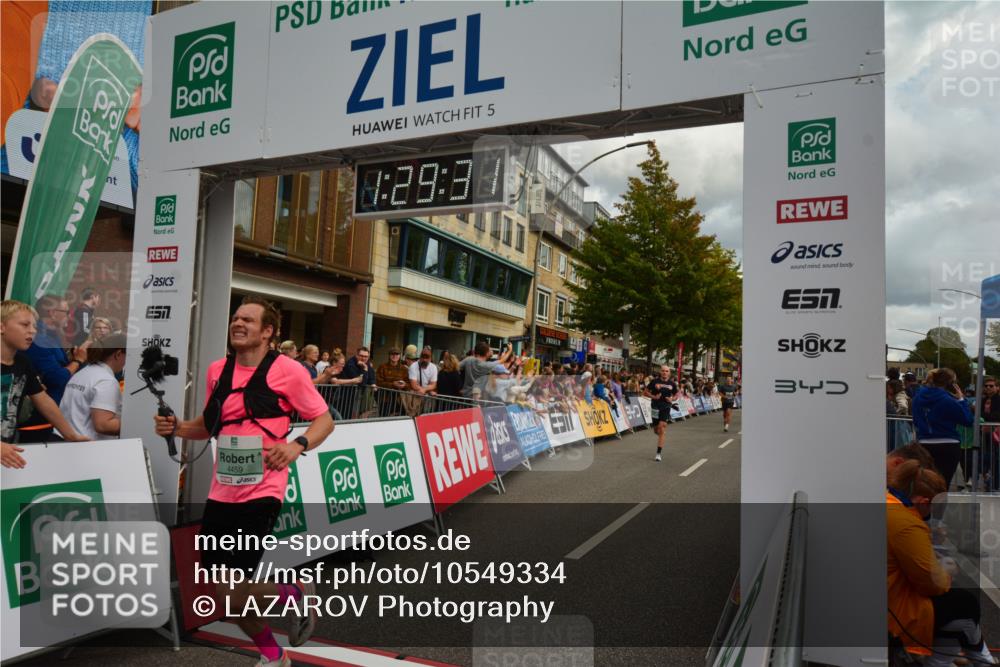 20.09.2026 - PSD Bank Halbmarathon LAZAROV Photography http://msf.ph/oto/10549334 20.09.2026 11:29:31 Ziel 1413, 1422, 2181, 2401, 2472, 3138, 3420, 3519, 3699, 3707, 3729, 4459 meine-sportfotos.de