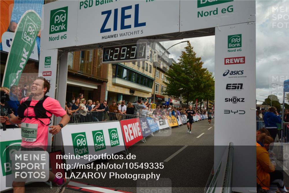 20.09.2026 - PSD Bank Halbmarathon LAZAROV Photography http://msf.ph/oto/10549335 20.09.2026 11:29:31 Ziel 1413, 1422, 2181, 2401, 2472, 3138, 3420, 3519, 3699, 3707, 3729, 4459 meine-sportfotos.de
