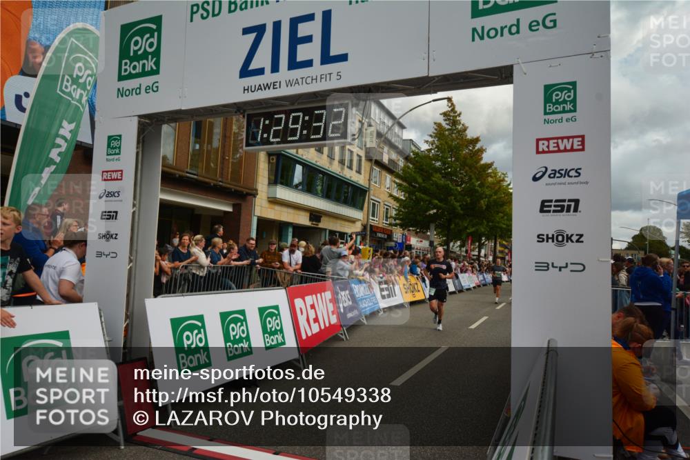 20.09.2026 - PSD Bank Halbmarathon LAZAROV Photography http://msf.ph/oto/10549338 20.09.2026 11:29:31 Ziel 1413, 1422, 2181, 2401, 2472, 3138, 3420, 3519, 3699, 3707, 3729, 4459 meine-sportfotos.de