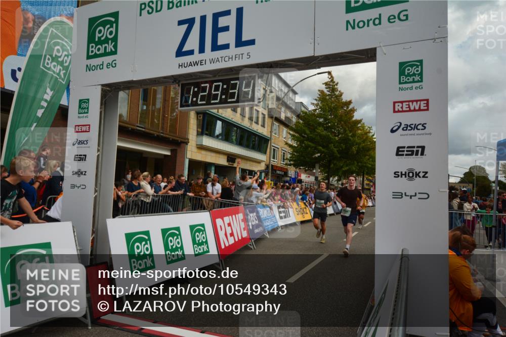 20.09.2026 - PSD Bank Halbmarathon LAZAROV Photography http://msf.ph/oto/10549343 20.09.2026 11:29:34 Ziel 1413, 1422, 2181, 2323, 2401, 2472, 3138, 3420, 3699, 3707, 3729, 3856, 4459, 4560 meine-sportfotos.de