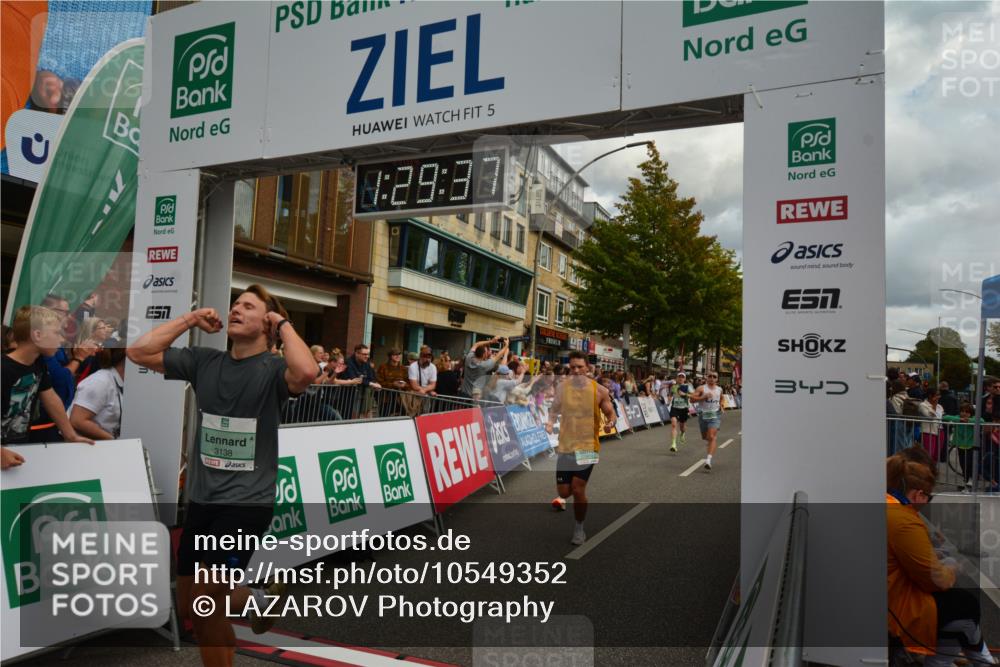 20.09.2026 - PSD Bank Halbmarathon LAZAROV Photography http://msf.ph/oto/10549352 20.09.2026 11:29:36 Ziel 1413, 2181, 2323, 3138, 3420, 3699, 3707, 3729, 3856, 4459, 4560 meine-sportfotos.de