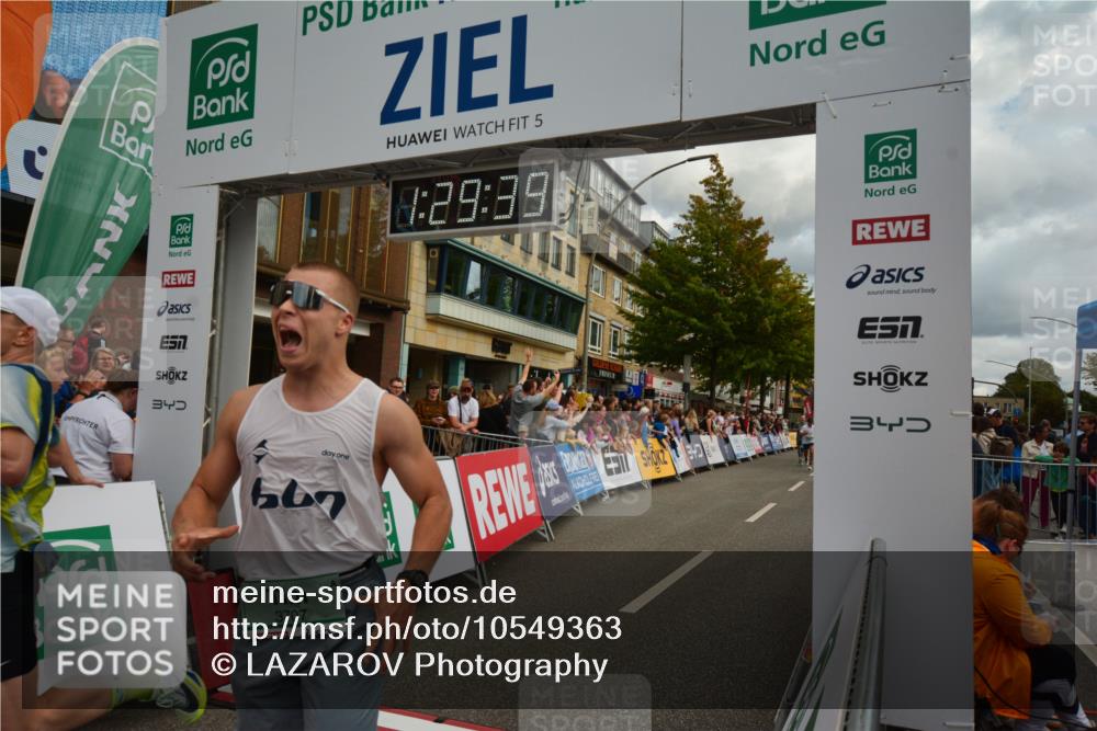 20.09.2026 - PSD Bank Halbmarathon LAZAROV Photography http://msf.ph/oto/10549363 20.09.2026 11:29:39 Ziel 1413, 2181, 2323, 3138, 3420, 3699, 3707, 3729, 3856, 4560 meine-sportfotos.de