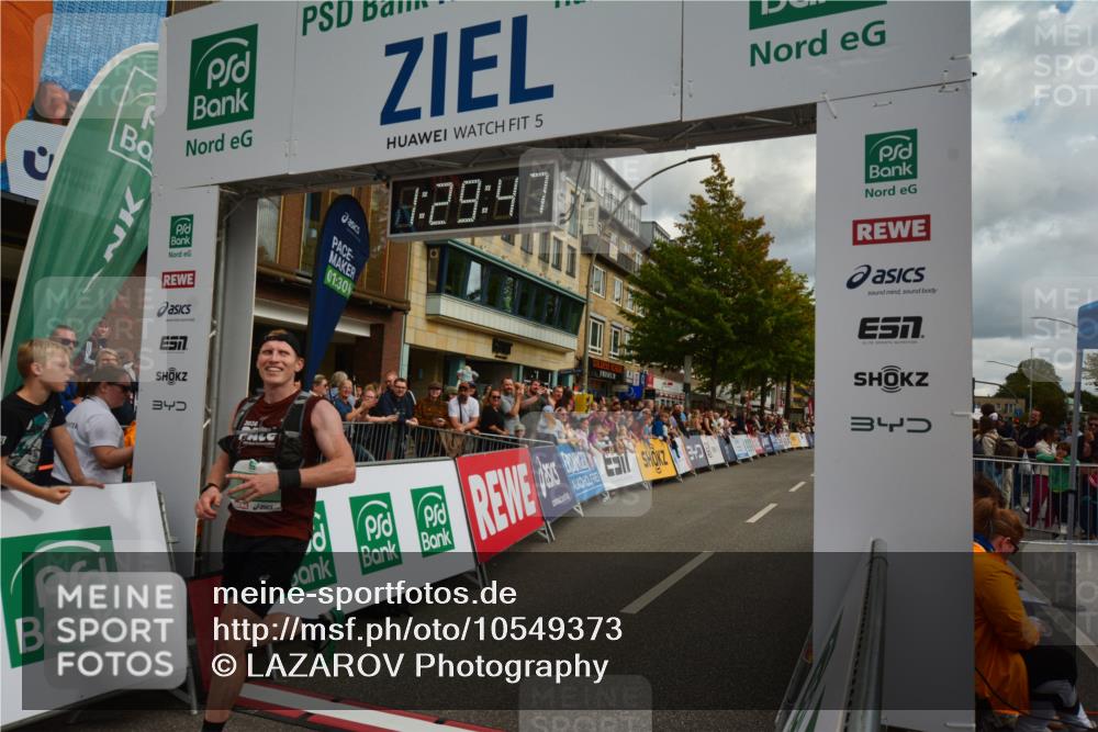 20.09.2026 - PSD Bank Halbmarathon LAZAROV Photography http://msf.ph/oto/10549373 20.09.2026 11:29:46 Ziel 2323, 3856, 4112, 4560 meine-sportfotos.de