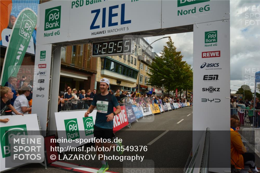 20.09.2026 - PSD Bank Halbmarathon LAZAROV Photography http://msf.ph/oto/10549376 20.09.2026 11:29:54 Ziel 2751, 3177, 3591, 4112 meine-sportfotos.de